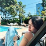 Bruna Vieira Instagram - mergulhando na piscina sem mergulhar na piscina