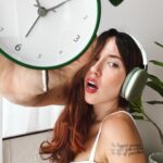 Bruna Vieira Instagram - Bom dia com as fotos que fiz pra capa do nosso podcast. No grupinho fechado (link tá no meu perfil) vocês votaram na favorita e ela já tá no ar lá no @spotifybrasil 🌿✨🎙️🍋⏳