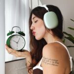 Bruna Vieira Instagram - Bom dia com as fotos que fiz pra capa do nosso podcast. No grupinho fechado (link tá no meu perfil) vocês votaram na favorita e ela já tá no ar lá no @spotifybrasil 🌿✨🎙️🍋⏳