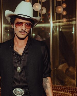 Bruno Mars Instagram - 🏜️