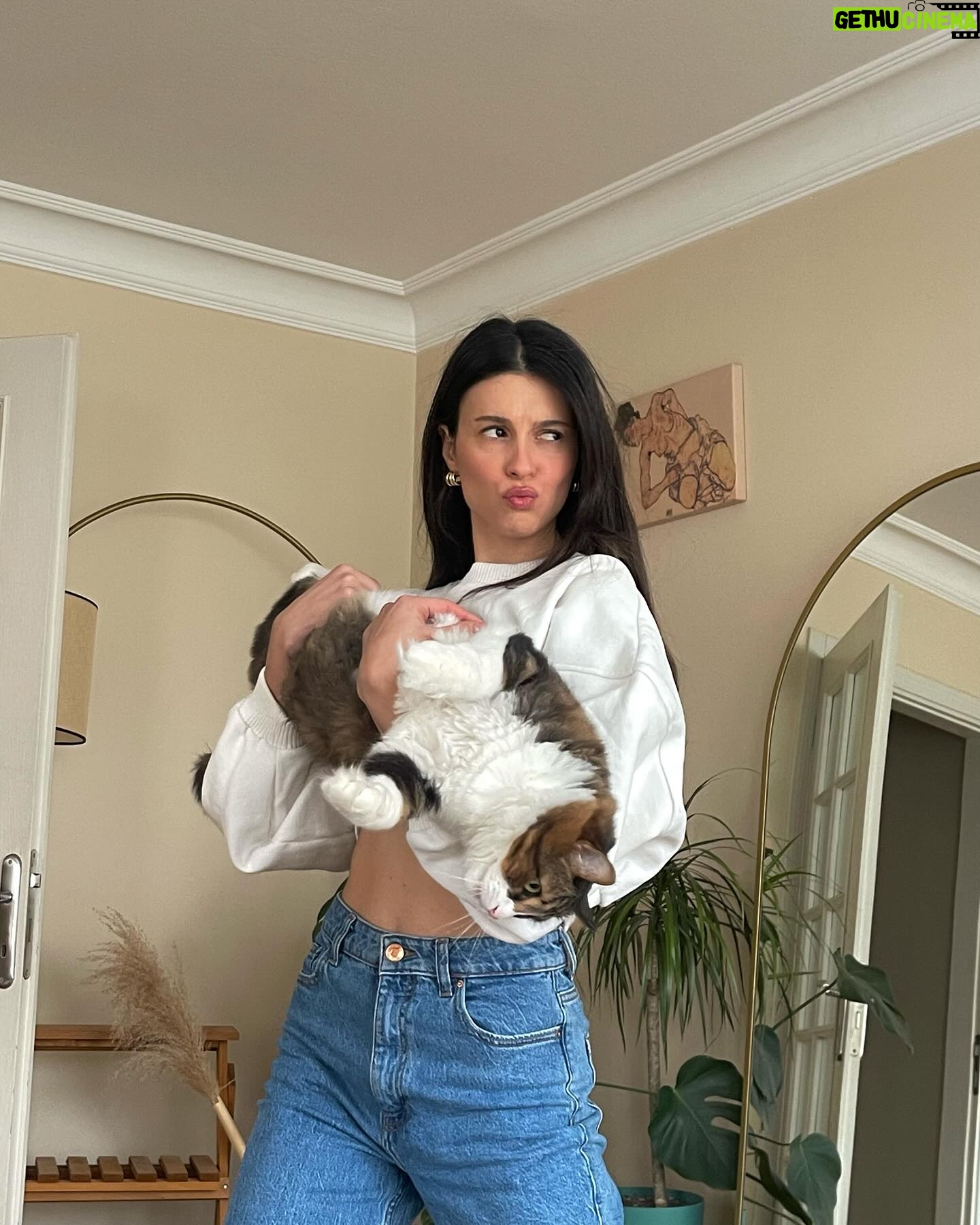 Buçe Buse Kahraman Instagram - 1 ve 2 aynı fotoğraf değildir telefonunuzun ayarlarıyla oynamayınız✅