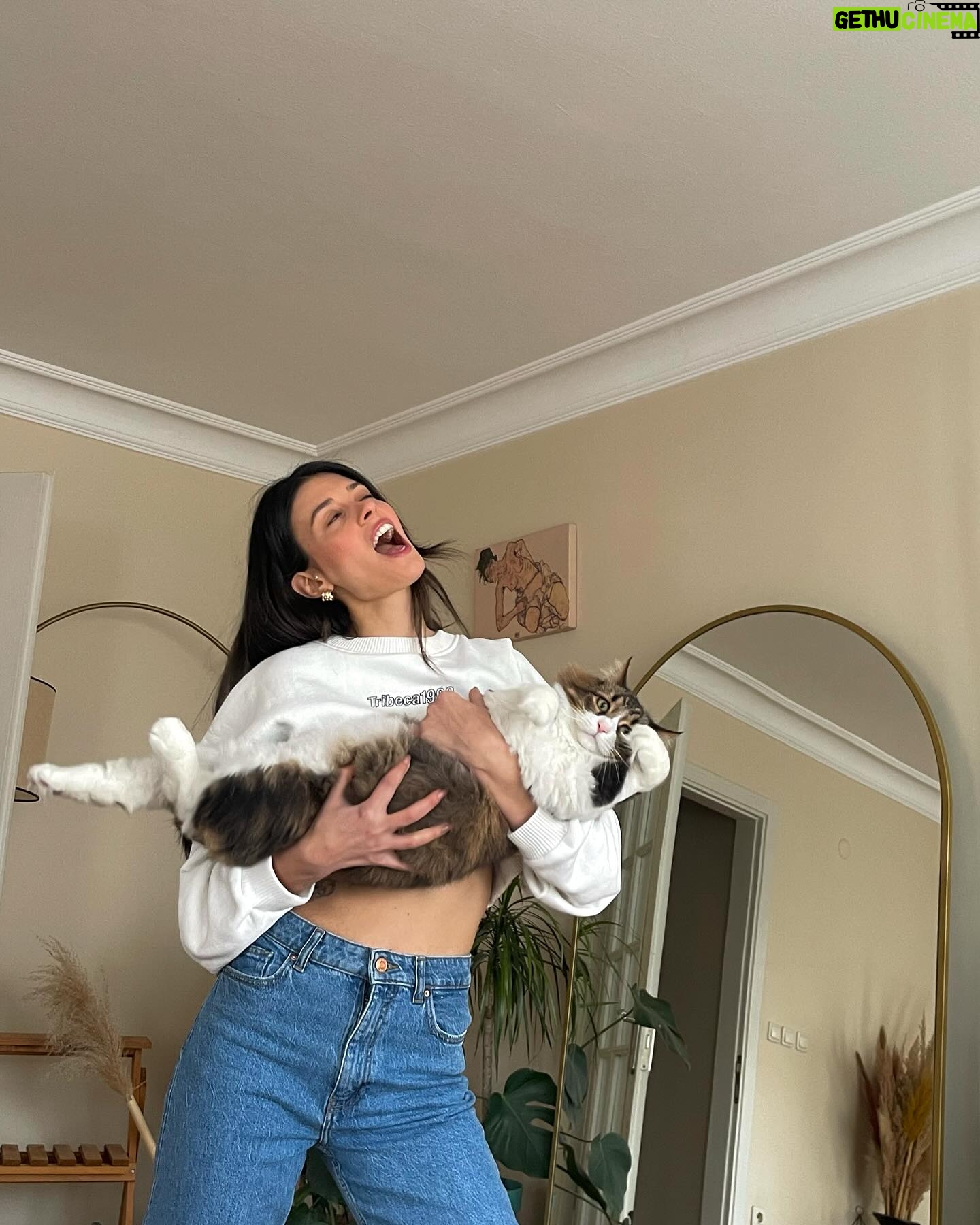 Buçe Buse Kahraman Instagram - 1 ve 2 aynı fotoğraf değildir telefonunuzun ayarlarıyla oynamayınız✅