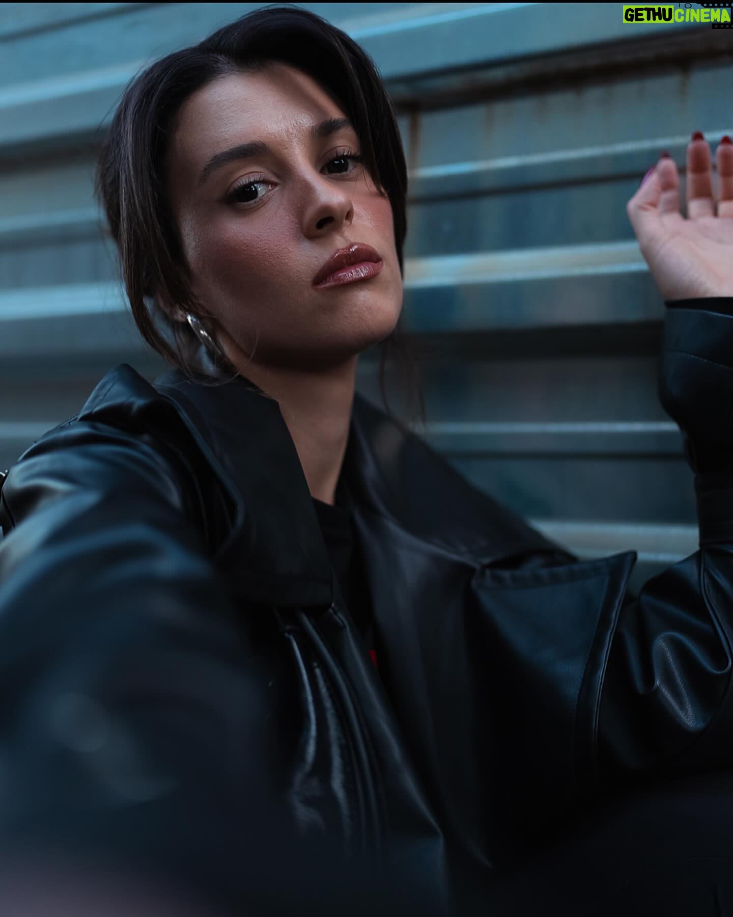 Buçe Buse Kahraman Instagram - 🖤 Styling: @mowe.istanbul Saç: @massahairstyler Fotoğraf: @atahead