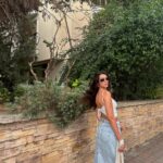 Buçe Buse Kahraman Instagram - 🌷”bir çiçek duruyordu, orda, bir yerde, bir yanlışı düzeltircesine açmış”🌷