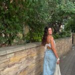 Buçe Buse Kahraman Instagram - 🌷”bir çiçek duruyordu, orda, bir yerde, bir yanlışı düzeltircesine açmış”🌷