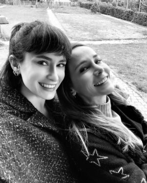 Burçin Terzioğlu Instagram - 🤍Filiz&Esma🤍 
#hükümsüz
