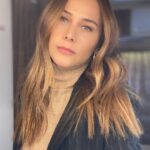 Burçin Terzioğlu Instagram - Set,karavan,ezber,vantuz.... 🧡#hükümsüz 3. Bölüm @exxen ‘de yayında
