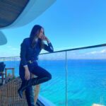 Burçin Terzioğlu Instagram - Çok güzelsin İzmir💙#hükümsüz #izmir #çeşme