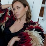 Burçin Terzioğlu Instagram - Canım @hakangence ile güzel bir sohbet gerçekleştirdik ve @muhsinakgunofficial tabi ki yanımızdaydı. Çünkü onlar benim uğurum🤎 Çok sevdiğim @yozbudun bize ofisini açtı ve kahve keyfimize ortak oldu.🤎 Tabi ki her zamanki gibi beni benden iyi tanıyan dostlarım @iremtumerarslan ve @fatosacaralpdundar ordalardı🤎 Teşekkürler #hürriyetpazar