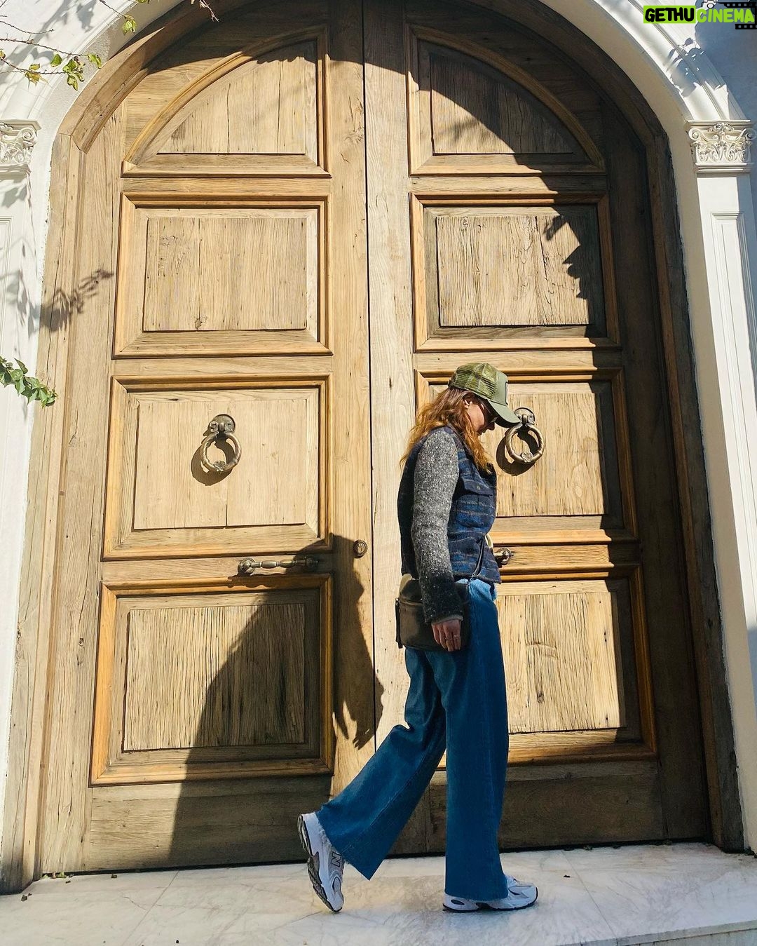 Burçin Terzioğlu Instagram - Kapı aşkına…🎈