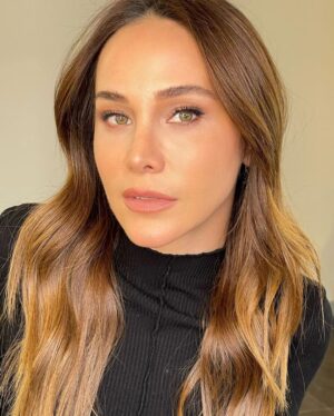 Burçin Terzioğlu Instagram - Heyy🌟
@selen_karabulut 🙏😘