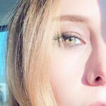 Burçin Terzioğlu Instagram - Hayatımızdaki gölgelerin çoğu kendi güneşimizin önünde durmamızdan oluşur. Ralph Waldo Emerson #shadow #life #sun #half