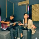 Burcu Güneş Instagram - #anılarıyak 🎸🌞🎤🔥🎶 #burcugüneş #tiktok ‘a özel mini #akustik