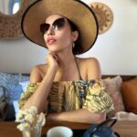 Burcu Güneş Instagram - Mutluu Haftalarrr🎶🫶 Bana Hep Yazz 🌞 ✍🏼🤪 Story’de kalmasın artık bu kareler diyenlere gelsin..
