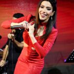 Burcu Güneş Instagram - Ankara’da @lnbilgisayar ‘ın 30.Yaşı ile, Cumhuriyetimizin 100.Yaşı birleşince muhteşem güzellikte bir geceye imza attık! 🇹🇷💯 Emeği geçen herkese teşekkürlerimle ❤️🎶🌞 @forcostume.ozlemsonmez 🌹 @serkan.unal & @ercumentkuluk 💋