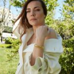 Burcu Kara Instagram – Madem bugün Kadınlar Günü,sizlere bir selam etmeden olmaz.Kadın olarak doğmanın ve kadın gibi yaşamaya çalışmanın tüm zorluklarına rağmen yılmayan,boyun eğmeyen,sabırla,onurla,gururla yoluna devam eden büyük küçük tüm hem cinslerimin gününü kutlarım.Kimseye sırf “kadın” olduğunuz için kendinizi kötü hissettirme şansı vermeyin.Unutmayın ki siz olmazsanız,hiç bir şey olmaz!🌸