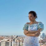 Burcu Kara Instagram – Madem bugün Kadınlar Günü,sizlere bir selam etmeden olmaz.Kadın olarak doğmanın ve kadın gibi yaşamaya çalışmanın tüm zorluklarına rağmen yılmayan,boyun eğmeyen,sabırla,onurla,gururla yoluna devam eden büyük küçük tüm hem cinslerimin gününü kutlarım.Kimseye sırf “kadın” olduğunuz için kendinizi kötü hissettirme şansı vermeyin.Unutmayın ki siz olmazsanız,hiç bir şey olmaz!🌸