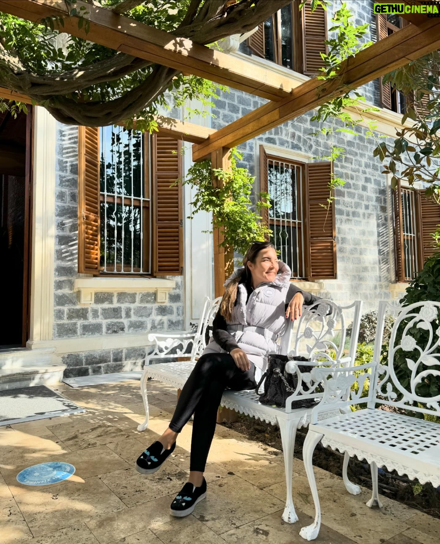Burcu Kara Instagram - Yeni bir hafta,yeni bir ay,hoş geldin Nisan,hoş geldin bahar!🌼