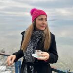 Burcu Kara Instagram - En sevdiğim yerde.Bir süre daha götürür beni bu an.Şunun şurasında bahara ne kaldı!🌸