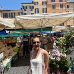 Burcu Kara Instagram – Madem bugün Perşembe,haydi Roma anılarına gidelim.😍İmkan olsa her fırsatta o sokaklarda olmak isterim.Siz şu an imkanınız olsa hangi ülkeye gitmek istersiniz?🇮🇹🍕🍦