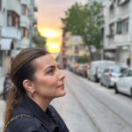 Burcu Kara Instagram - Moda'da bir sonbahar akşamı.Başbaşa olduğumuz ve fotoğraf çektiğimiz bir yürüyüşten.❤️