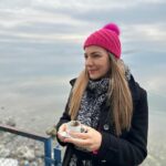 Burcu Kara Instagram - En sevdiğim yerde.Bir süre daha götürür beni bu an.Şunun şurasında bahara ne kaldı!🌸