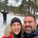 Burcu Kara Instagram - Memleketten kar manzaraları😂Yoğun kar yağışı tatilcilere keyifli anlar yaşattı sevgili seyirciler.❄️(Storylerde karsambaç yemeği var.Kimler biliyor?)