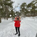 Burcu Kara Instagram - Memleketten kar manzaraları😂Yoğun kar yağışı tatilcilere keyifli anlar yaşattı sevgili seyirciler.❄️(Storylerde karsambaç yemeği var.Kimler biliyor?)