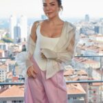 Burcu Kara Instagram - En sevdiklerimden.🌸Gururla taşıdığım bir marka ve yaptığımız harika işlerden.📸