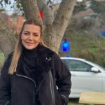 Burcu Kara Instagram - Puslu bir İstanbul günü.Yedi tepe İstanbul'un bir tepesinde çekmiştik bu set fotoğraflarını.Seval komiser kostümü ama Burcu bakışları.😎Akşama Arka Sokaklar'da görüşürüz.Sevgiyle🙋‍♀️