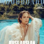 Buse Arslan Instagram - @moodboardmags 💫 #temmuzsayısı Buse Arslan @busearsslan Fotoğraf : Enes Kahraman @eneskahraman Saç & Makyaj : Neşe Kaya @makeupnesekaya Styling : İrem İnançu @ireminancu Styling Asistanı : Fatoş Gübeşo @fatosgubeso Fotoğraf Asistanı : Tufan Çekiçurs @tufancekicurs Retouch : Samet Gecek @sametgecek 🏡: @parkinnodayeri @erdemerguneymenajerlik @caglagulsarac🤍