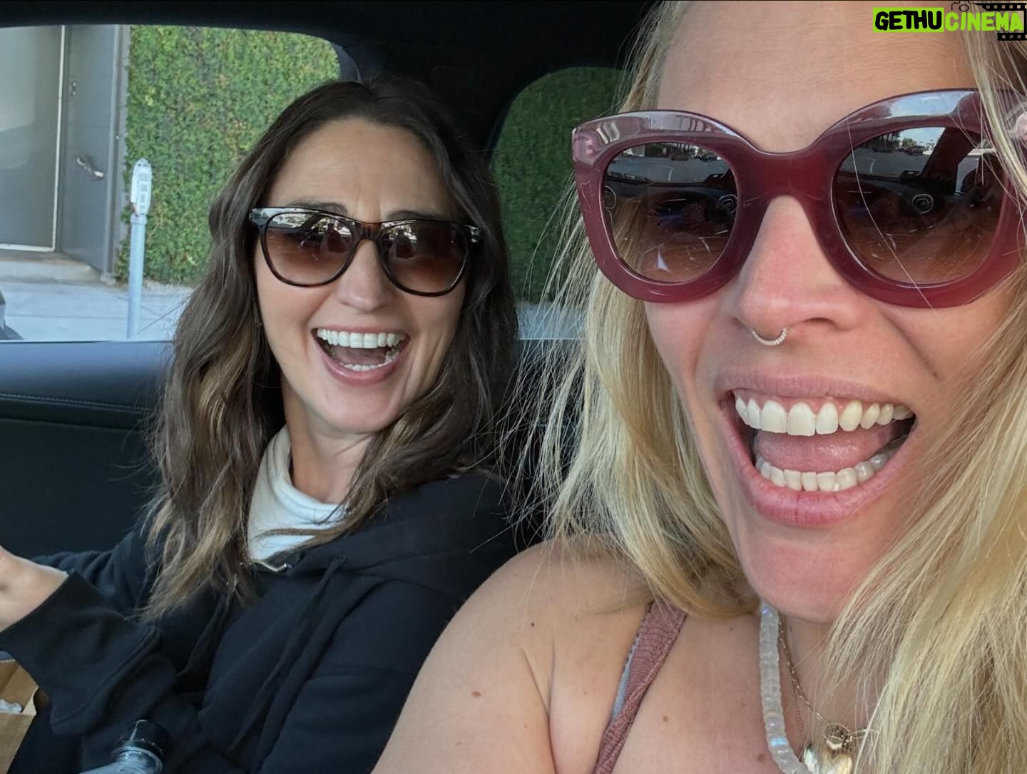 Busy Philipps Instagram - Here are a few of my favorite pics from this week of #fyc press for Girls5Eva π thank you @universaltv and @netflix for a great week of talking about our favorite subject GIRLS5EVA β€οΈβ¨ 1. at the Emmy luncheon for @nbcuniversal they took a very nice picture of us together π·: @j2pix, @nbcuniversal 2. but our faces right before said pic was taken is the real star, imho. WE ALL HAVE RBFπ 3. @pellpix and the full moon 4. Big Business 2 starring us. @reneeelisegoldsberry SOMEONE BUY IT ASAP 5. found @sarabareilles wandering on Beverly and told her to GET IN! 6. BB and SB have the same phone case! @emilybbb 7. I LOVE THESE PEOPLE 8. I LOVE THESE PEOPLE IN DIFFERENT OUTFITS 9. I LOVE THESE PEOPLE IN OTHER DIFFERENT OUTFITS emily bb said to me, βitβs so lucky how much you guys love eachother and how hard you laugh together.β and i agree. it IS so lucky and i really hope that we get a chance to get the band back together again soon πβ€οΈ