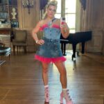 Busy Philipps Instagram – Truly it’s been really really REALLY nice to see and hear people’s reactions to finding and watching Girls5eva these last few weeks(THANK YOU💕) We obviously LOVE making the show and have all our fingers crossed for more! UNTIL THEN, here are a few more of my favorite BTS from this season- a lot of dressing room mirror selfies because our wardrobe, hair and makeup teams all CRUSHED IT BEYOND! @heme_style @yanceyedwards @anettelianwilliams LOVE YOU!!!!
Also this song is such a banger and makes me lol 💗💅🏼
But real talk(real talk) have you watched Girls5Eva on @netflix yet?
