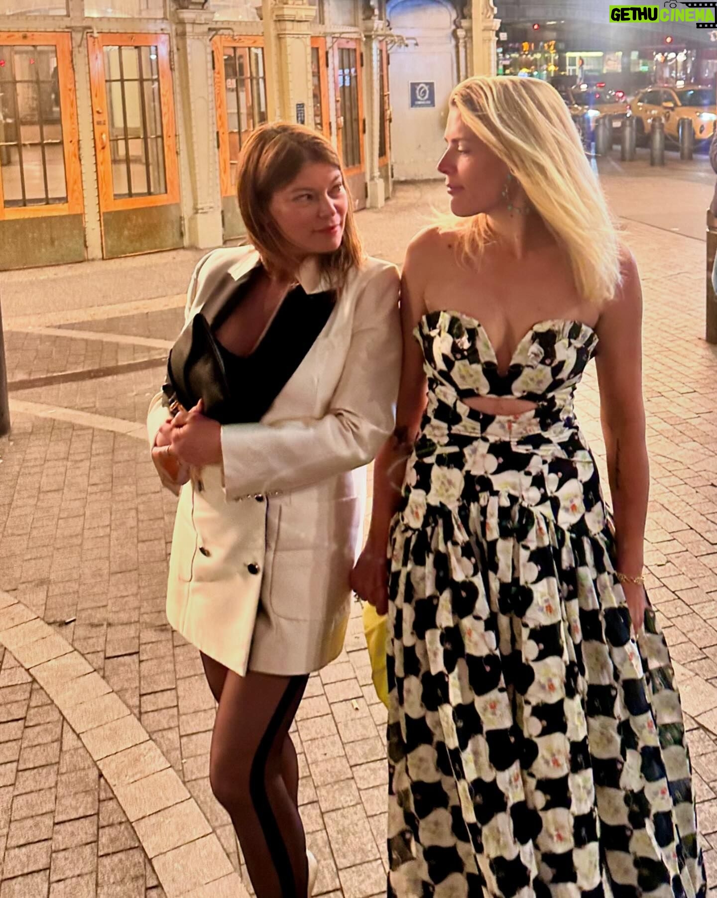 Busy Philipps Instagram - i had the best night with my beautiful friends celebrating @cityharvestnyc & raising money to continue the incredible work they do to both fight food insecurity AND reduce food waste. I truly love supporting them and volunteering with them! 1. @gailsimmonseats and her sheer stockings stole the show and my heart(tbh, she always has my heart plus! i owe her for introducing me to this fantastic organization) 2. this picture is v me ๐ 3. @ericripert and honoree @johnlegend genuinely seem like good friends irl and honestly? it was very cute to me 4. me again. ok my dress is @alemais.official and it is a VERY GOOD DRESS. like you know i love a good dress- this one is really really great. my earrings are my @ireneneuwirth hoops obvi โค๏ธ๐๐
๐ผ 5. @chrissyteigen is the best always and truly 6. WOULD YOU BELIEVE we didnโt even plan to look like we had planned it?!