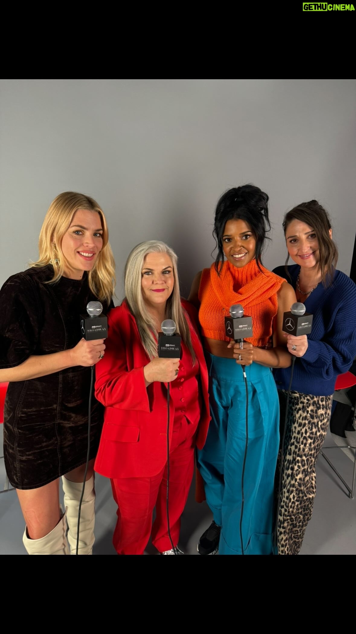 Busy Philipps Instagram - Nothing better than these ladies three-gether celebrating #InternationalWomensDay! Catch #Girls5eva season 3 on Netflix starting March 14πππ―ββοΈπΊ Full interview at the link in our bio! #MBInterviewLounge