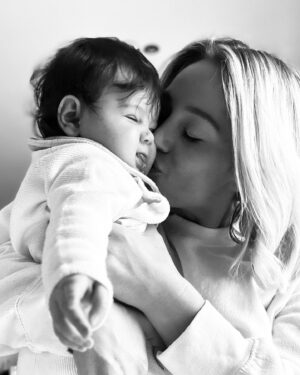 Éloïse Appelle Instagram - Obligé de vous partager cette mignonnerie du jours 🧸🤍

#momlife