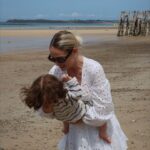 Éloïse Appelle Instagram - Sur la plage abandonnée, coquillages et crustacés 🐚