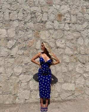 Éloïse Appelle Instagram - blue dress baby 💙