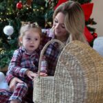Éloïse Appelle Instagram - CONCOURS VERTBAUDET 🎅🏼✨ Vous connaissez notre amour pour les jouets de la marque @vertbaudetfr ils sont tellement beaux et surtout très qualitatif! 🫶🏼 Je suis donc très heureuse de pouvoir vous faire plaisir pour Noël et vous proposez de remporter une carte cadeau de 200€ chez @vertbaudetfr 🎅🏼🎄 Pour participer c’est tout simple: -S’abonner au compte @vertbaudetfr -Liker la publication -Inviter 2 amies en commentaires Vous avez jusqu’au 11 décembre pour participer ✨ Bonne chance à tous 🍀 #collaborationcommercialerémunérée