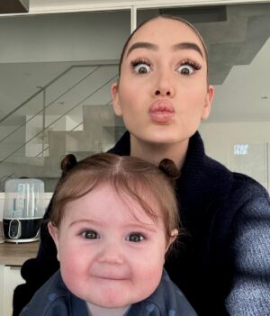 Éloïse Appelle Instagram - My baby girl 🫶🏼

#momlife