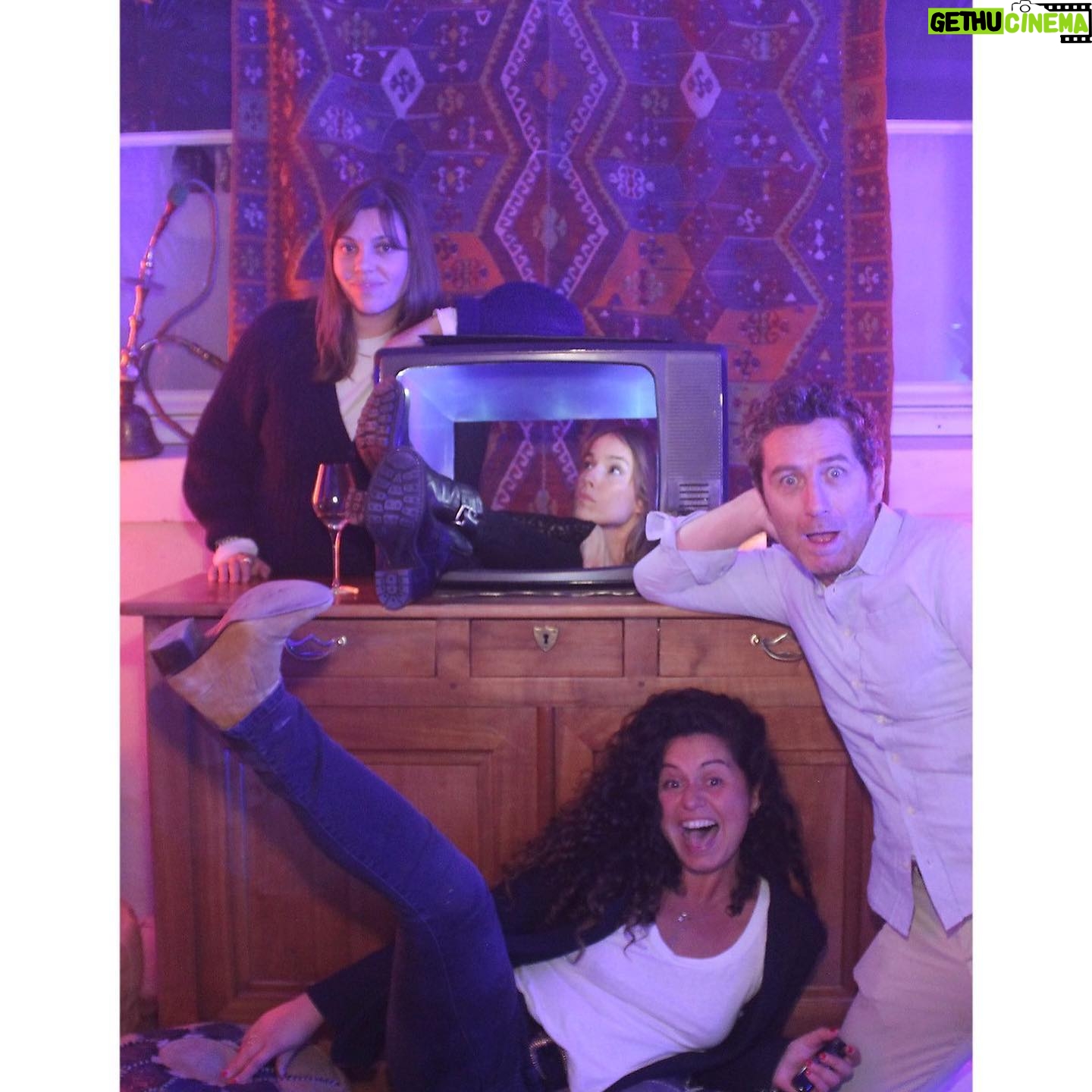 Élodie Fontan Instagram - About last night … 😍💃🏻🕺🏻✨📸🤪💖 Un Photo Booth et ca nous fait la soirée 😂 #OnABeaucoupRi @lou_hamel @seize.12 @pierricgantelmidille
