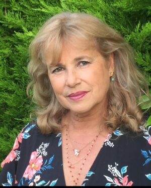 Élodie Fontan Instagram - Ce lien si fusionnel qui n’a pas besoin de mots … Bonne fête ma merveilleuse maman ♥️ Je t’aime si fort