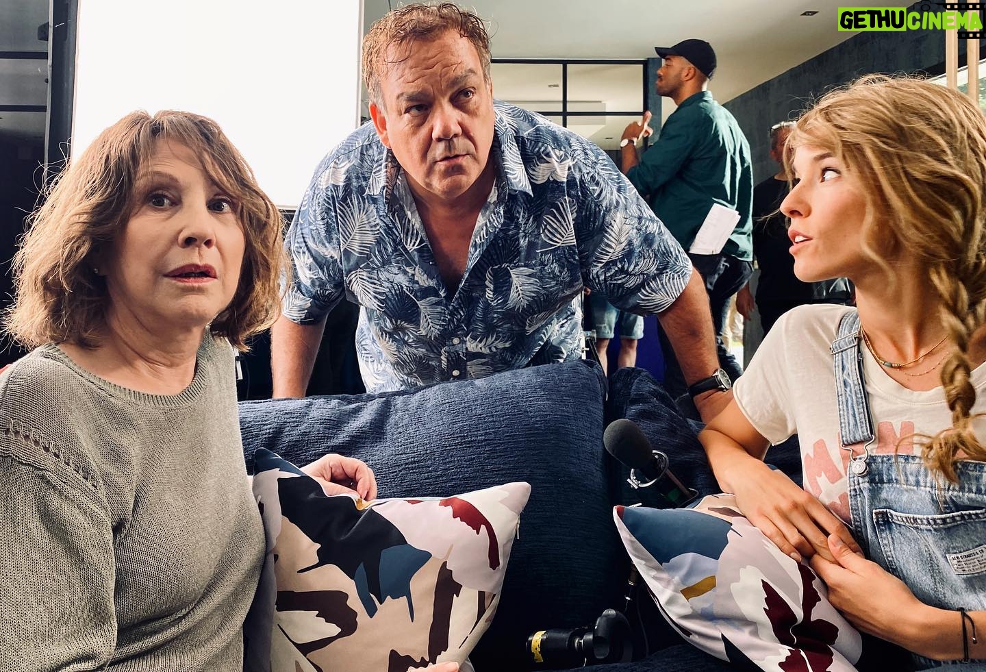 Élodie Fontan Instagram - Je suis plutôt gâtée niveau « parents de jeu » 🤩😍Quel bonheur de les retrouver 💖#Alibi.com2 @didierbourdonofficiel #NathalieBaye