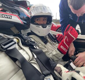 Élodie Fontan Instagram - Journée incroyable sur le fameux circuit Bugatti du Mans 🤩🏎️ 

Merci @talonpiste de m’avoir offert cette belle opportunité, cette chance de représenter la belle association 
@mecenatcardiaque , qui fait un travail incroyable et permets à des enfants atteints de malformations cardiaques d’être opérés. 

Merci à ma super coach @prissoup2b  pour sa bienveillance et ses précieux conseils, si heureuse d’avoir partagé cette journée avec toi .

Je rentre les yeux pleins d’étoiles d’avoir participé à ce si joli événement 🙏🏼 

@talonpiste @mecenatcardiaque @24heuresdumans merci @clemcs.photos pour la seconde photo