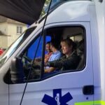 Élodie Fontan Instagram - Ne jamais tourner une scène avec nous trois après 17h !!! Sinon ça peut être très très long … 🤣🤣🤣🤣 Un camion qui couine… Un premier assistant qui fourche … Et c’est fini !! 😂🙈 Foncez voir « Super Heros Malgré Lui » ce week end pour rire comme nous ! 🤩😉