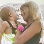 Élodie Fontan Instagram - Ce lien si fusionnel qui n’a pas besoin de mots … Bonne fête ma merveilleuse maman ♥️ Je t’aime si fort