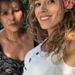 Élodie Fontan Instagram - Ce lien si fusionnel qui n’a pas besoin de mots … Bonne fête ma merveilleuse maman ♥️ Je t’aime si fort