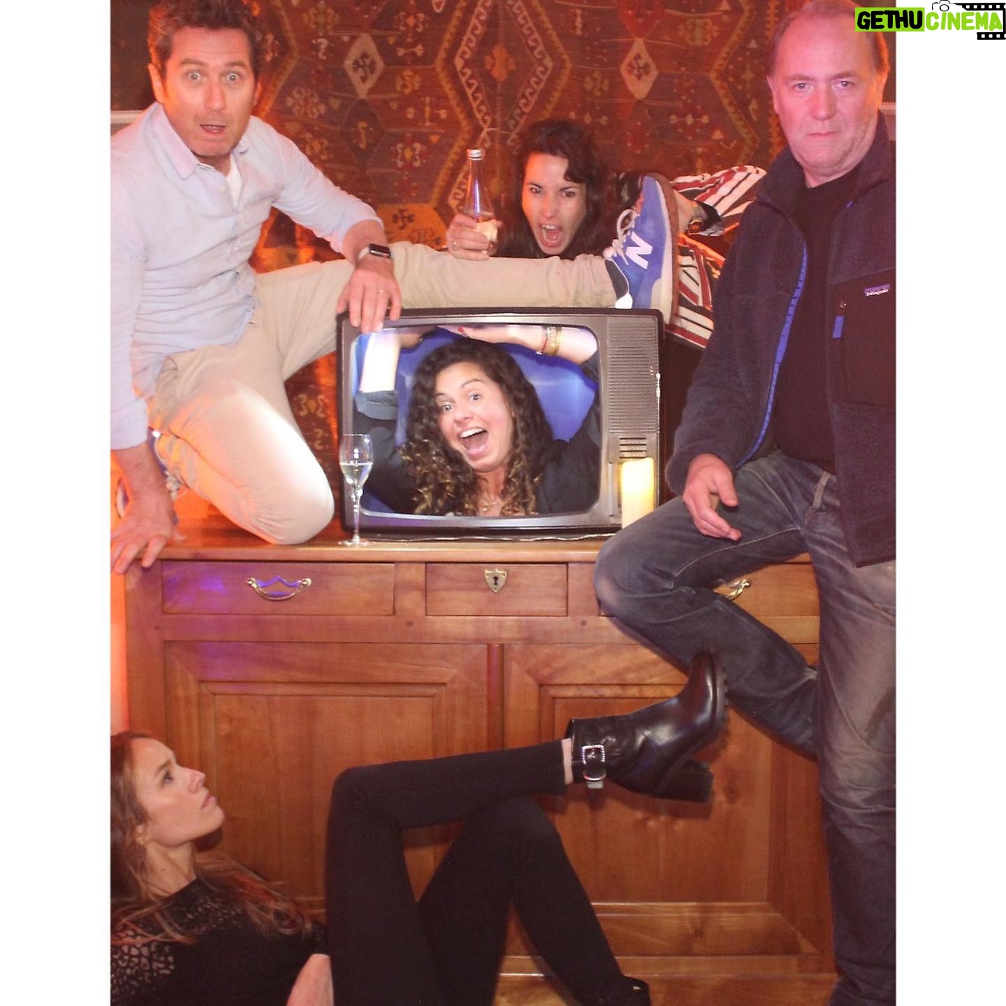 Élodie Fontan Instagram - About last night … 😍💃🏻🕺🏻✨📸🤪💖 Un Photo Booth et ca nous fait la soirée 😂 #OnABeaucoupRi @lou_hamel @seize.12 @pierricgantelmidille