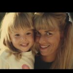 Élodie Fontan Instagram - Ce lien si fusionnel qui n’a pas besoin de mots … Bonne fête ma merveilleuse maman ♥️ Je t’aime si fort