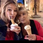 Élodie Fontan Instagram - Ce lien si fusionnel qui n’a pas besoin de mots … Bonne fête ma merveilleuse maman ♥️ Je t’aime si fort